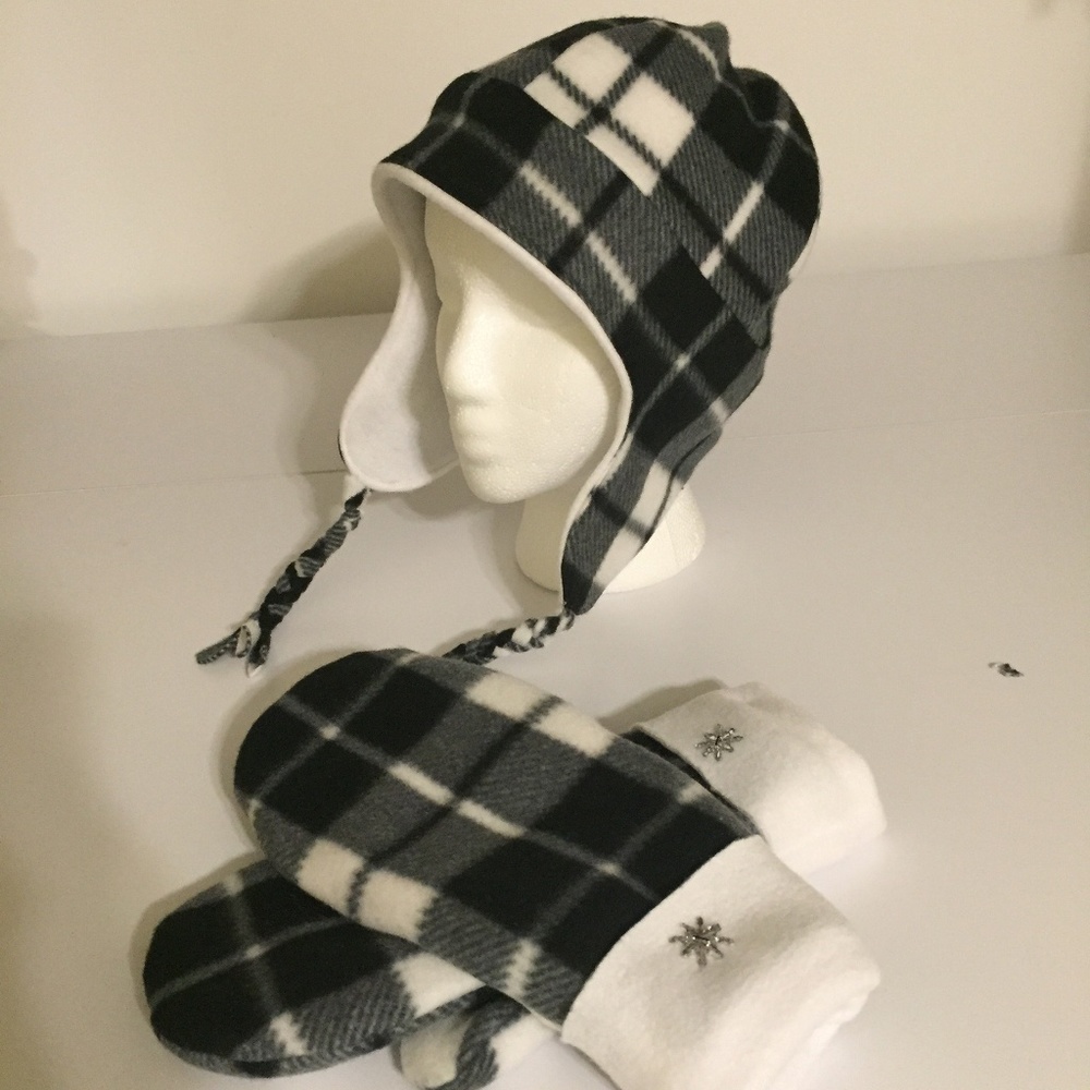 Black White Plaid. Bomber, Trapper hat, Mittens